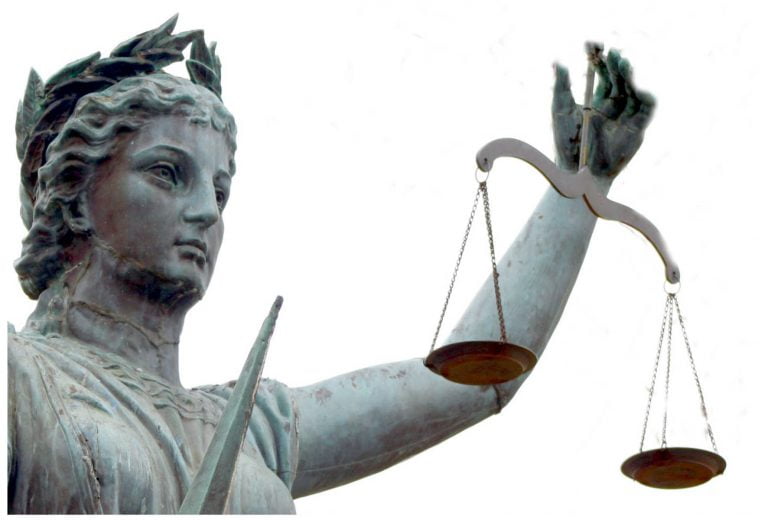 “… oppure prenderò provvedimenti seduta stante”.