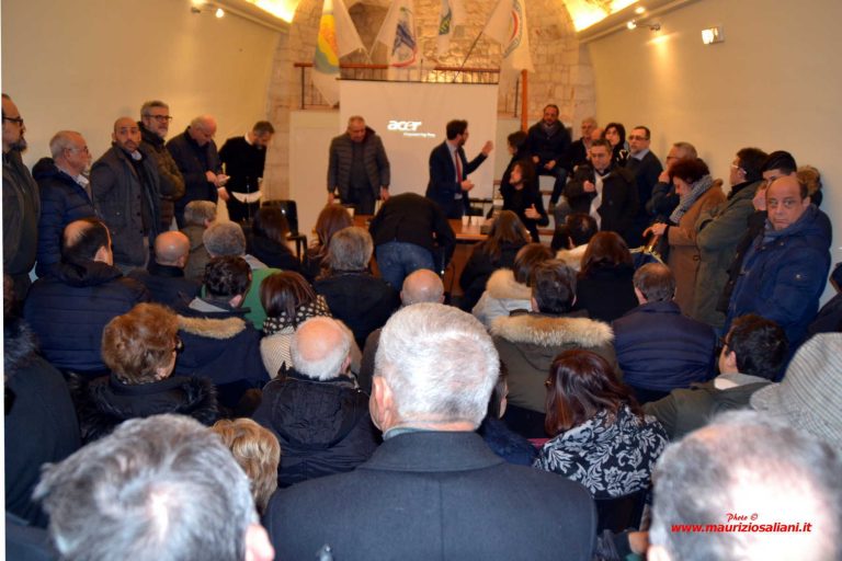 Neanche Burian spaventa: in tanti ad ascoltare Giuseppe Nitti.