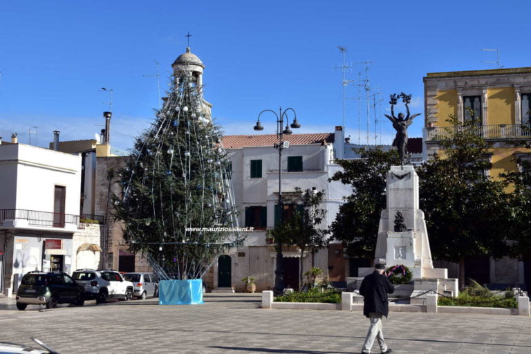 L’accensione dell’albero è prevista per giovedì 13 dicembre.