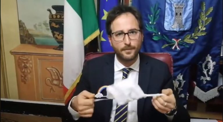 Le mascherine di Giuseppe Nitti.