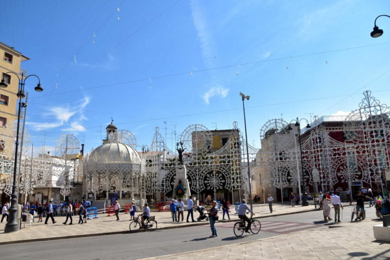 Casamassima. A San Rocco la “cassa armonica” ritorna al suo posto secolare.